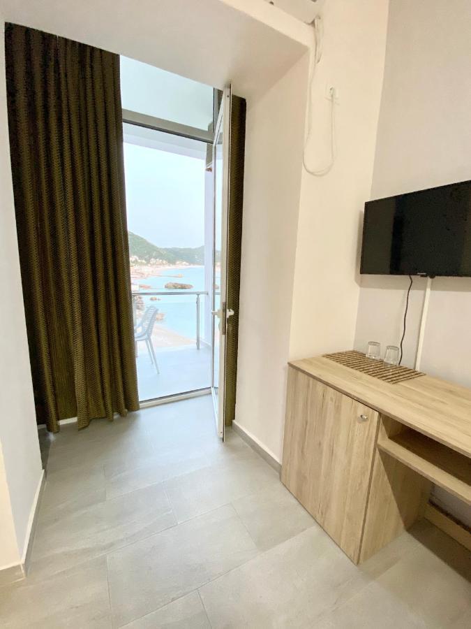 Guesthouse Riviera "Xh&M" Дхерми Экстерьер фото